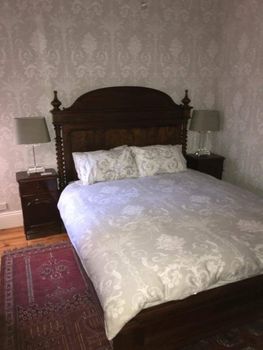 Victorian Chic Row Cottage - South Australia Travel 6