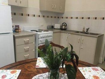 Victorian Chic Row Cottage - South Australia Travel 2