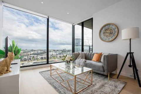 Delightful 2BR Riverview@docklands - South Australia Travel 0