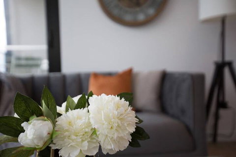 Delightful 2BR Riverview@docklands - South Australia Travel 4