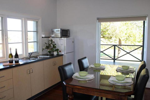 Upper Reach Spa Cottage - South Australia Travel 5