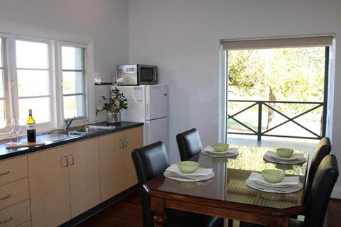 Upper Reach Spa Cottage - South Australia Travel 6