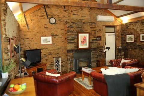 William Hunt's Retreat - Redwood Studio - South Australia Travel 3