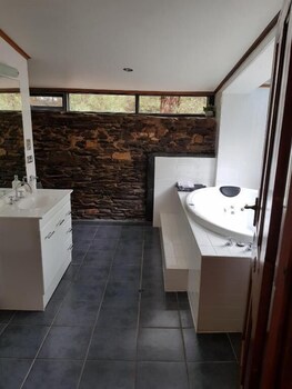 William Hunt's Retreat - Redwood Studio - South Australia Travel 2