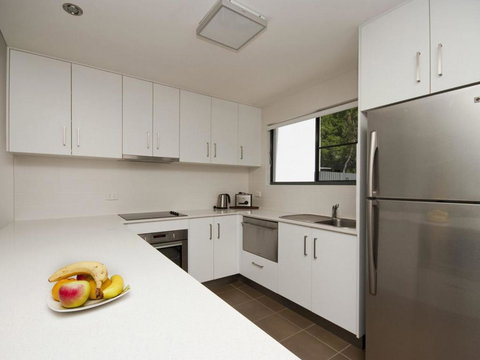 Woodville Beach Townhouse 6 - South Australia Travel 4