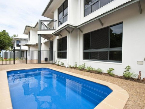 Woodville Beach Townhouse 6 - South Australia Travel 2