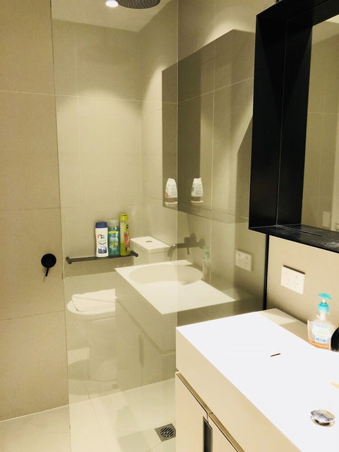 Comfy 2-Bedroom Apartment Level 5 - South Australia Travel 6
