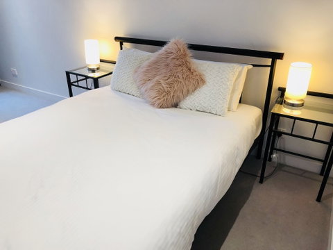 Comfy 2-Bedroom Apartment Level 5 - South Australia Travel 5