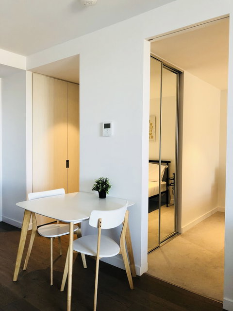 Comfy 2-Bedroom Apartment Level 5 - South Australia Travel 3