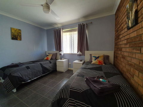 Ocean Beach Chalet 18 - South Australia Travel 4