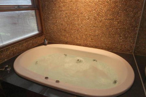 Indulge At Hepburn - South Australia Travel 6