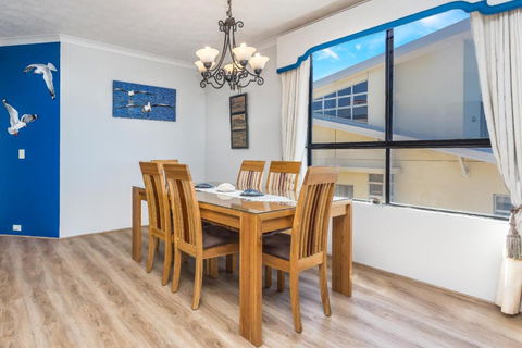 Sunset Sails Redcliffe - South Australia Travel 5