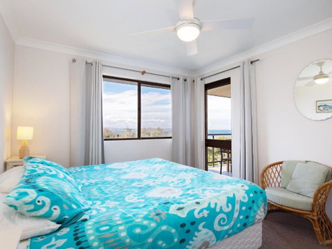 12 Intrepid 3 Intrepid Close Right On The Beachfront - South Australia Travel 3