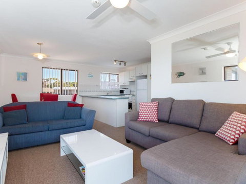 12 Intrepid 3 Intrepid Close Right On The Beachfront - South Australia Travel 2