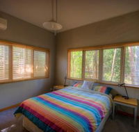 6 Satinwood Drive Rainbow Shores Stylish Beach House Free WiFi - South Australia Travel
