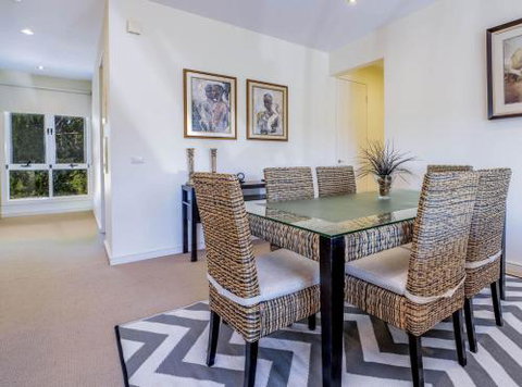 COASTAL SOUL VILLA At BROADBEACH - South Australia Travel 3