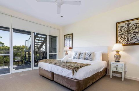 COASTAL SOUL VILLA At BROADBEACH - South Australia Travel 6