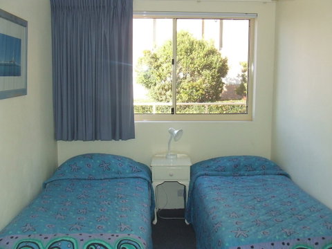 South Pacific Unit 2 / 13 15 Shoal Bay Road - South Australia Travel 5