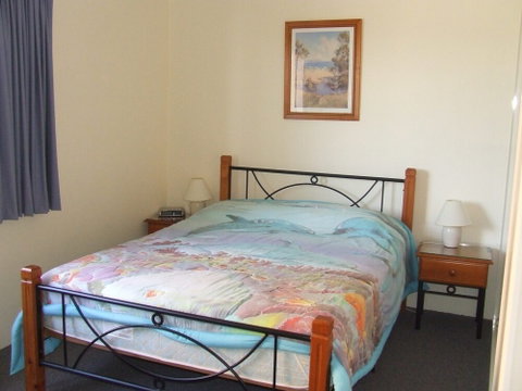 South Pacific Unit 2 / 13 15 Shoal Bay Road - South Australia Travel 4