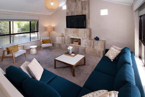 GIFFORD HOUSE - South Australia Travel 2