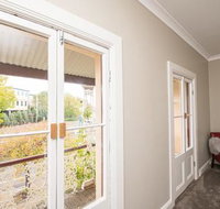 Heritage Bowen Terrace 3 Bed 2 Bath Walk to CBD