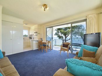 Shoal Towers Unit 6 / 11 Shoal Bay Road - South Australia Travel 0