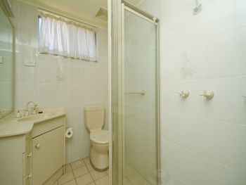 Shoal Towers Unit 6 / 11 Shoal Bay Road - South Australia Travel 2