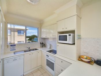 Shoal Towers Unit 6 / 11 Shoal Bay Road - South Australia Travel 5