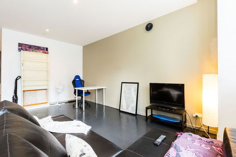 MEGAN, 2BDR Melbourne Apartment - South Australia Travel 2