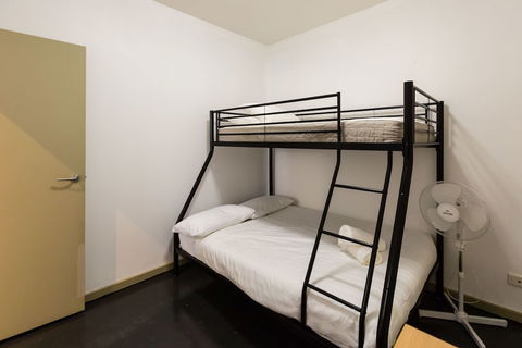 MEGAN, 2BDR Melbourne Apartment - South Australia Travel 0