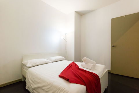 MEGAN, 2BDR Melbourne Apartment - South Australia Travel 4