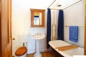 Minto Hostel - South Australia Travel 5