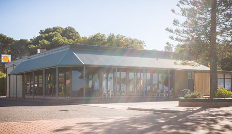 Foreshore Motor Inn - South Australia Travel 3