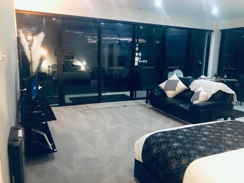 Sheer Pleasure Accommodation - South Australia Travel 2