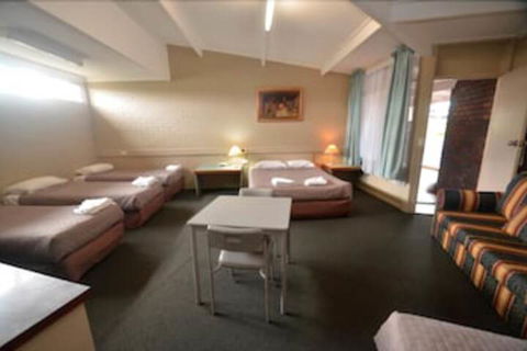 Parkview Motor Inn Parkes - South Australia Travel 3