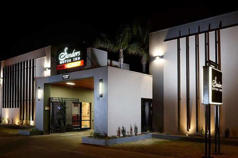 Sandors Motor Inn - South Australia Travel 4