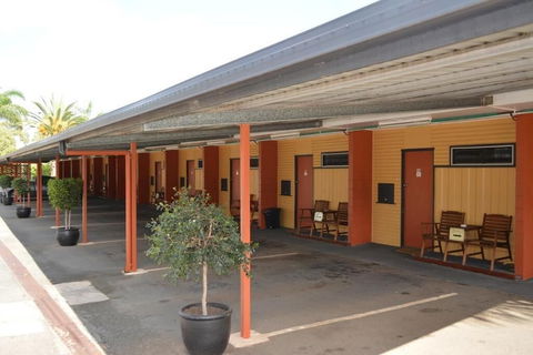 Motel Oasis - South Australia Travel 0