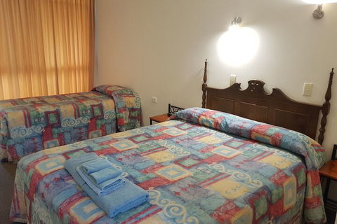 Cobb Inlander Motel - South Australia Travel 5