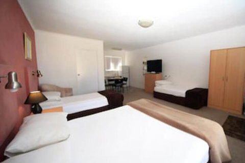 Bella Villa Motor Inn - South Australia Travel 5