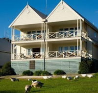Lakeside Suites 1 - South Australia Travel