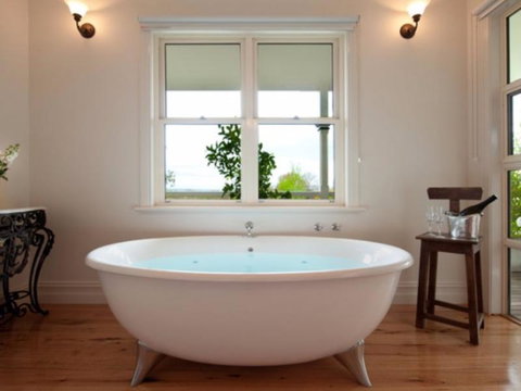 Hudson On Wombat - South Australia Travel 1