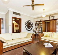 Mandalay Luxury Stay - South Australia Travel