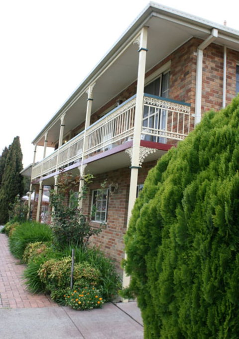 Grand Manor Motor Inn - Queanbeyan - South Australia Travel 1