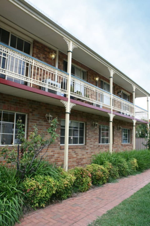 Grand Manor Motor Inn - Queanbeyan - South Australia Travel 4