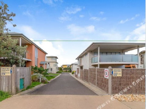 Fabulous Townhouse At The Famous Smiths Beach - South Australia Travel 4