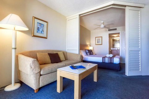 Beachfront Mooloolaba Apartment - South Australia Travel 5