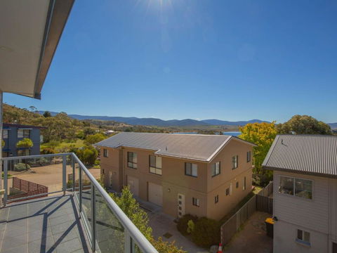 Opus 1 / 10 Poly Cow Lane - South Australia Travel 4