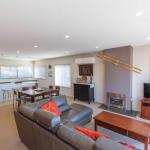 Opus 1 / 10 Poly Cow Lane - South Australia Travel 0