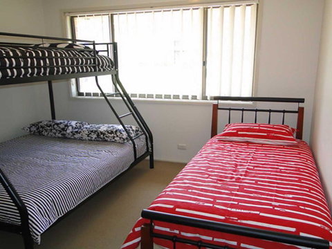 3 / 4 Victor Parade Great Townhouse & Walk To The Beach - South Australia Travel 2