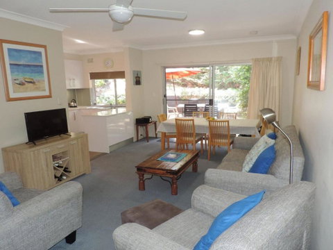 3 Adriana 83 Ronald Avenue Unit With A Backyard - South Australia Travel 1